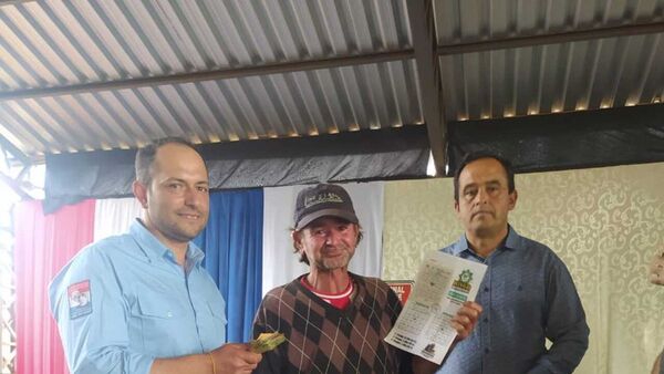 Humilde trabajador ganó G. 10 millones en bingo y donó una parte a los bomberos