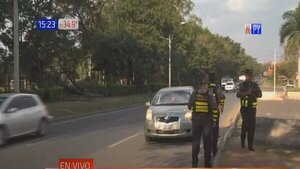 Furioso conductor se tomó a los golpes con agente de la Caminera | Noticias Paraguay