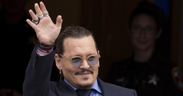 ¡De regreso! Luego de 25 años Johnny Depp volverá a dirigir una película
