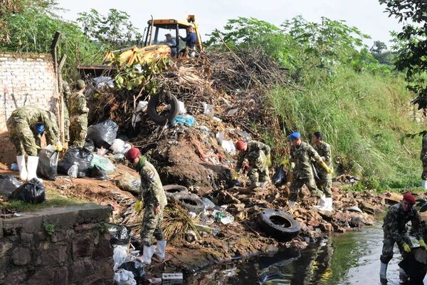 Millones para limpieza de arroyos pero intendente no informa sobre adjudicación - Nacionales - ABC Color