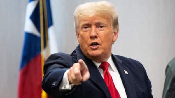 Trump señala que el FBI “robó” sus tres pasaportes en el registro a su casa
