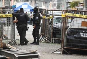 Ecuador enfrenta actos de barbarie, dice ministro de Interior tras explosión