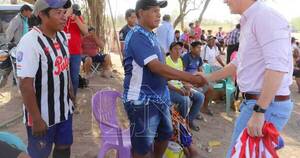 La Nación / Santiago Peña se compromete con mayor asistencia del Estado a pueblos originarios de Boquerón