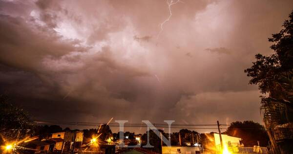 La Nación / Emiten alerta de tormentas para 12 departamentos