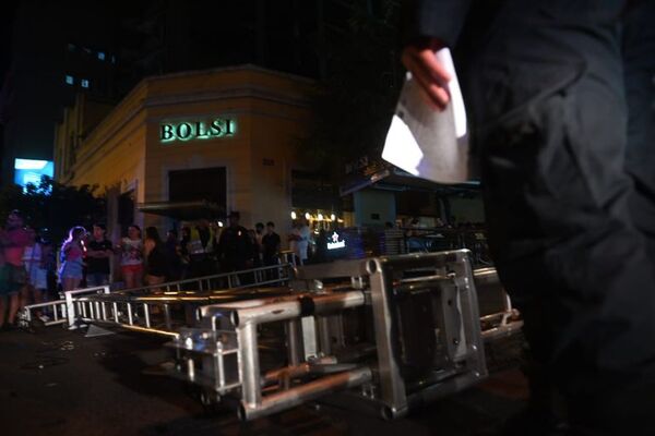 Empresa cubrirá exámenes médicos de joven golpeada por estructura - Policiales - ABC Color