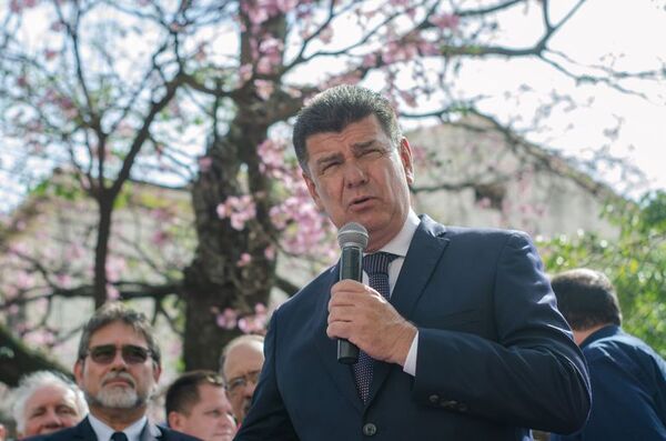 Dupla Efraín Alegre - Sole Núñez se presenta hoy - Política - ABC Color