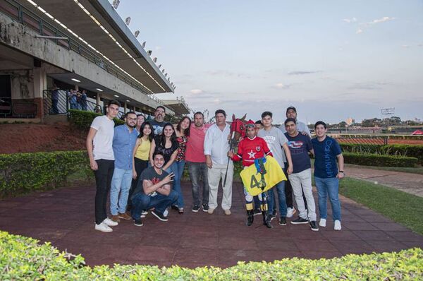 Turf: Emotiva celebración en el Hipódromo - Polideportivo - ABC Color