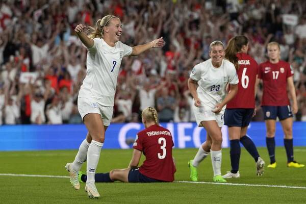 Informe de la UEFA destaca el potencial económico del fútbol femenino