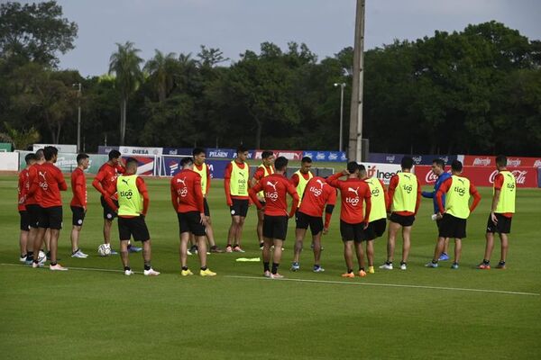 La selección paraguaya inició las tareas con miras a México - Selección Paraguaya - ABC Color