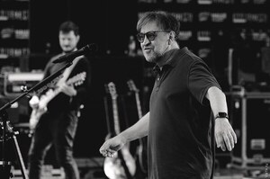 Diario HOY | La leyenda del rock ruso Shevchuk es multado por criticar ofensiva en Ucrania