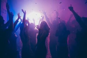 Miedo e inseguridad al entrar en la discoteca: los pinchazos en España - Mundo - ABC Color