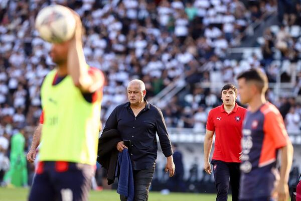 Cumbre en Cerro Porteño: Juan José Zapag y Francisco Arce, reunidos tras la derrota en el superclásico - Cerro Porteño - ABC Color