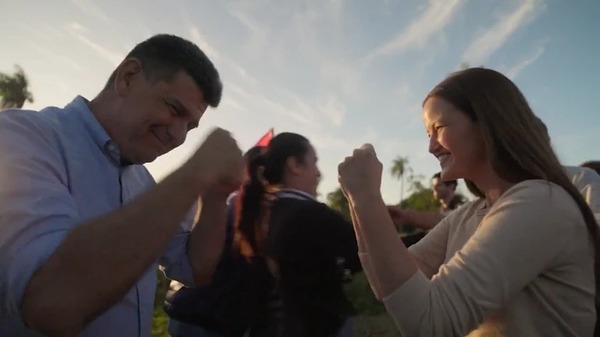 Efraín Alegre y Soledad Núñez oficializan chapa presidencial