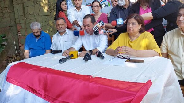 Movimientos del Frente Guasu se retiran de la Concertación y anuncian chapa presidencial - Nacionales - ABC Color
