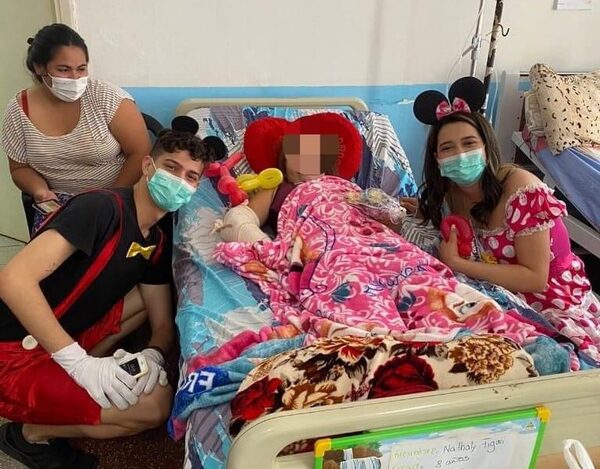 Alumnos de la UNIDA, celebran Día del Niño en el Hospital Regional CDE