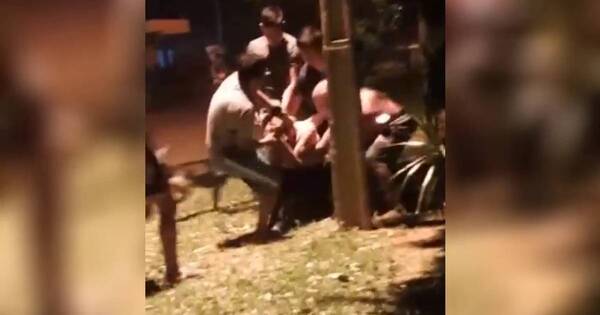 La Nación / Vecinos reducen y atan a un poste a un presunto ladrón en Capiatá