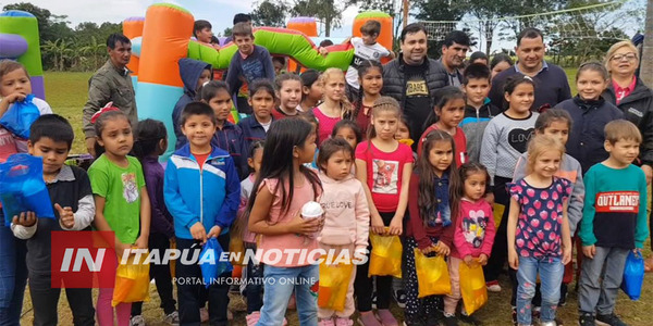 AGASAJO A LA NIÑEZ EN CARMEN DEL PARANÁ DE PARTE DE LA MUNICIPALIDAD