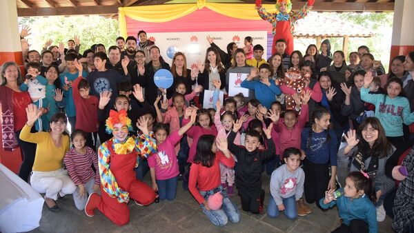 Huawei impulsa el aprendizaje en los niños y niñas través del voluntariado