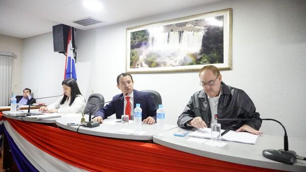 Asume nueva directiva de la Junta Departamental en Alto Paraná - ABC en el Este - ABC Color
