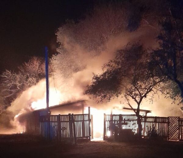 Incendio consumió una vivienda en Concepción - Policiales - ABC Color