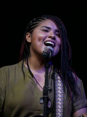 Bianca Orqueda deslumbra en su comunidad Uje Lhavós - Noticias del Chaco - ABC Color