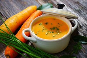 Sopa de zanahorias, una cena liviana y fácil - Gastronomía - ABC Color