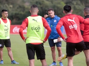 El plantel albirrojo activó en doble turno | OnLivePy
