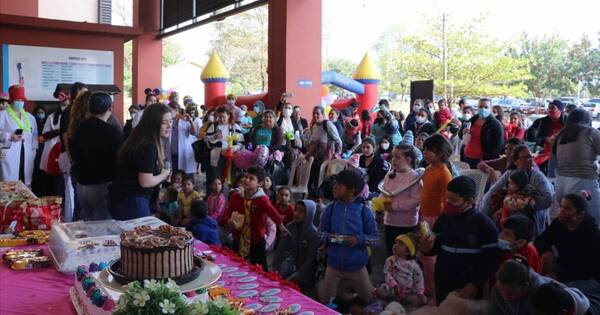 La Nación / Celebraron Día del Niño en Clínicas