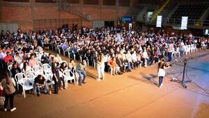 La Maratón Nacional de Oración unió a miles de paraguayos •