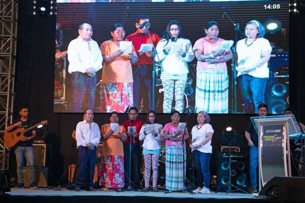 La Maratón Nacional de Oración unió a miles de paraguayos