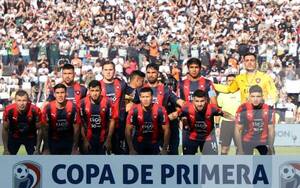 Crónica / ¿Un pelotero de Cerro "bloquea" a hinchas que lo critican?