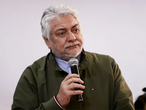 Fernando Lugo sufrió un sangrado que frenó el proceso de retirarle los soportes · Radio Monumental 1080 AM