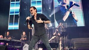 Marc Anthony recibió un botellazo en pleno concierto