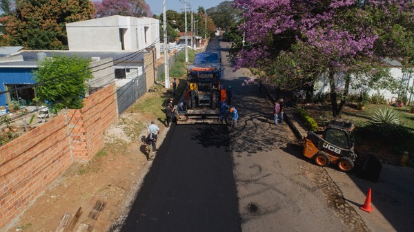 Inician obras de regularización asfáltica en varios distritos de seis departamentos del país - .::Agencia IP::.