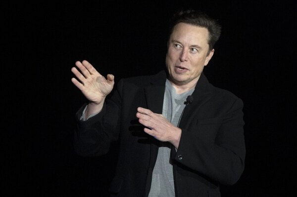 Elon Musk aclara que el tuit sobre comprar el Manchester United era broma