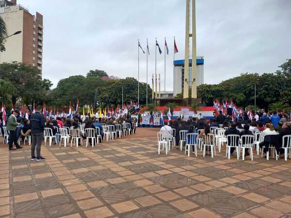 Encarnación homenajea a la Bandera Paraguaya