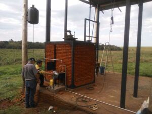 Instalan planta para convertir plástico en nafta y gasoil en Jesús - Nacionales - ABC Color