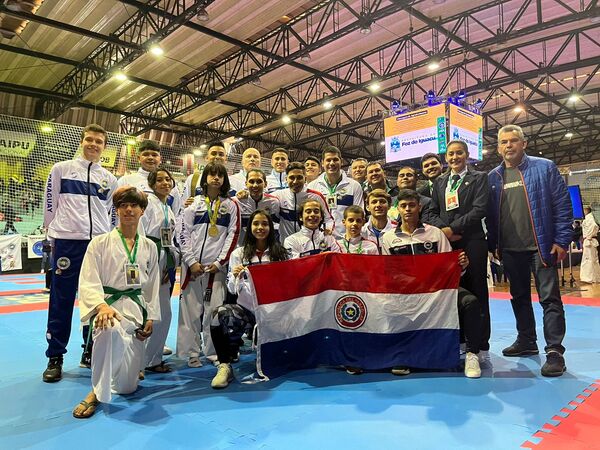 Atletas de Ciudad del Este ganan medalla de oro y plata en Foz - La Clave