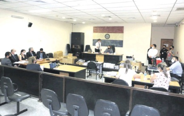 Diario HOY | Por un desmayo se suspendió la preliminar para presuntos testaferros de "Cabeza Branca"