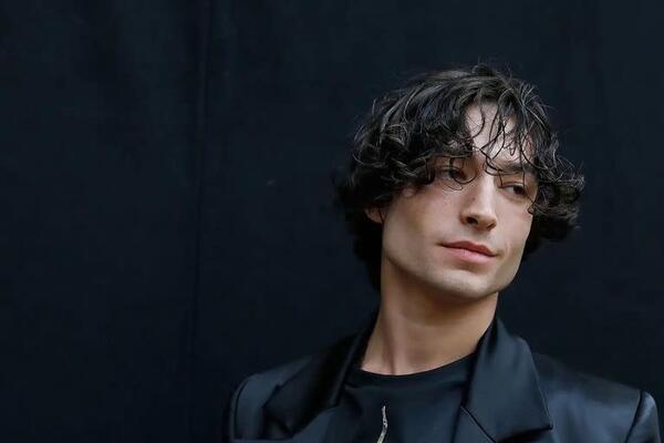 Diario HOY | Ezra Miller, protagonista de "Flash", busca tratamiento para su salud mental