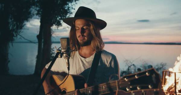 La Nación / Músico indie folk uruguayo toca en vivo en The Jam este viernes