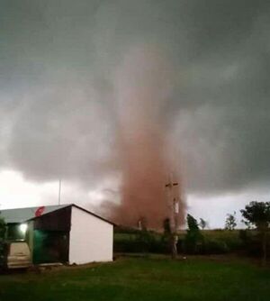 Video: tornado dejó varios heridos y destrozos en San Joaquín - Nacionales - ABC Color