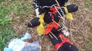 Liga Yegreña: Tenebroso muñeco apareció en el arco del 14 de Mayo