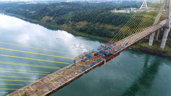 Terminan de unir el Puente de la Integración Paraguay-Brasil - ADN Digital