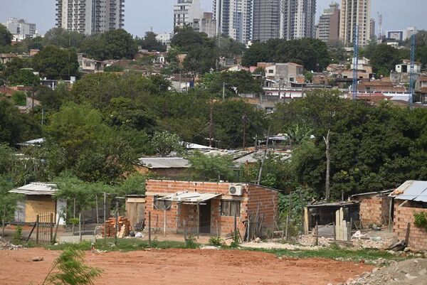 Costanera de Asunción: ocupantes se apoderan de terrenos con anuencia municipal - Nacionales - ABC Color