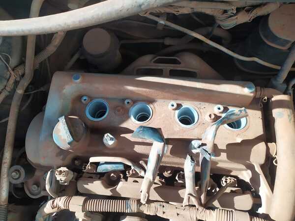 Hurtaron bobinas de un vehículo en el centro de Encarnación