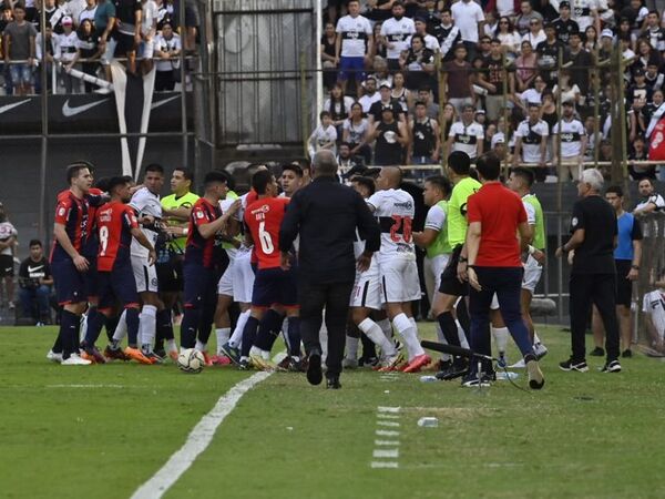 Alejandro Silva fue suspendido a causa de la roja en el superclásico - Olimpia - ABC Color