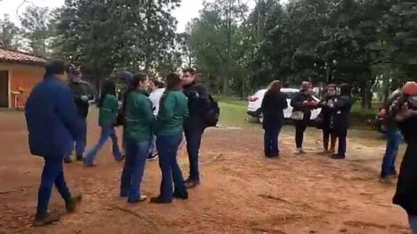 Alumnos toman el Colegio Carlos Pfannl de Coronel Oviedo - Noticiero Paraguay