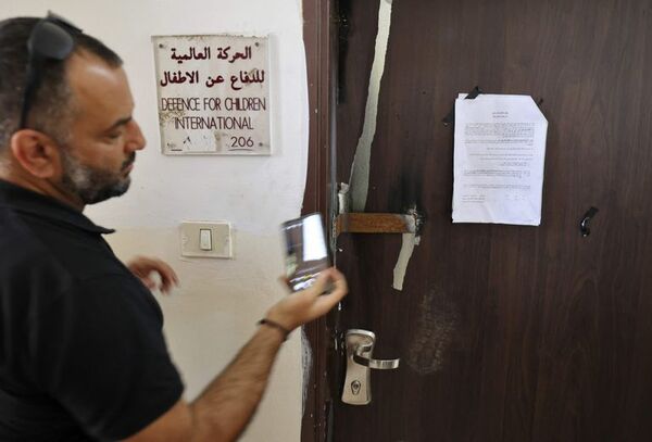 Israel allana y clausura las seis ONG palestinas declaradas “terroristas” - Mundo - ABC Color