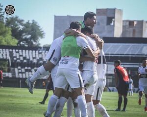 El clásico en Reserva, también fue para Olimpia - Olimpia - ABC Color